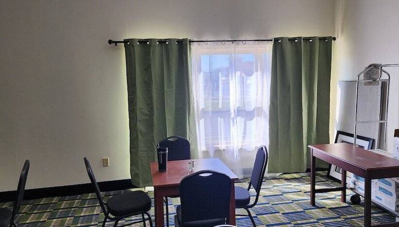 فندق Quality Inn