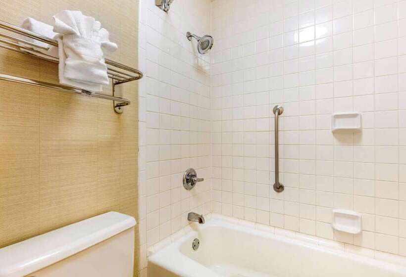 فندق Quality Inn Exit 4