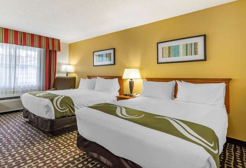 فندق Quality Inn Fayetteville Near Historic Downtown Square