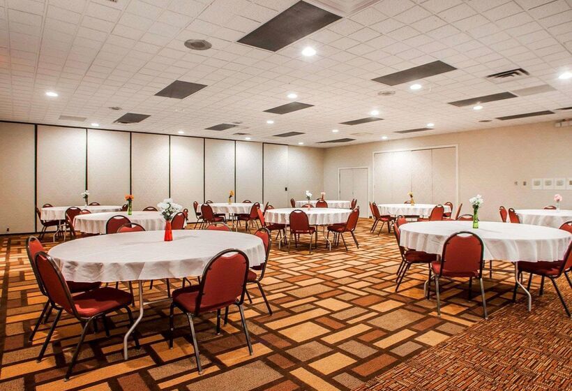 בית מלון כפרי Quality Inn Fort Dodge