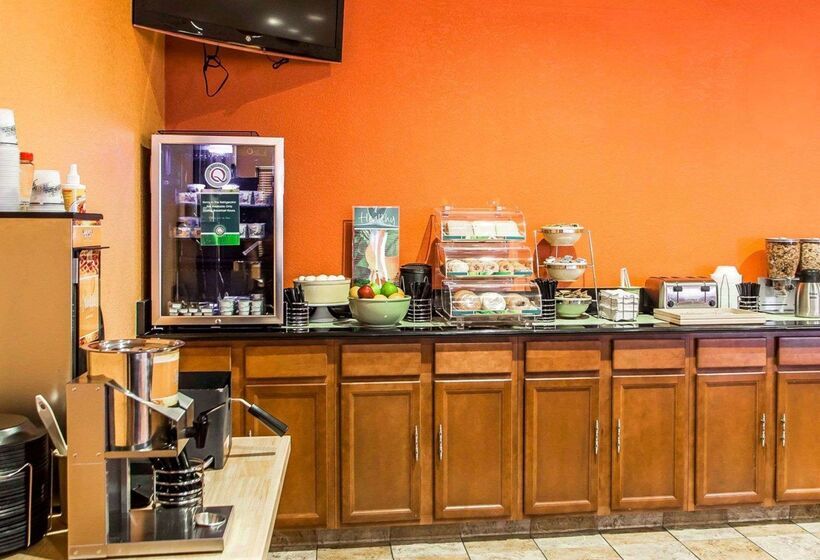בית מלון כפרי Quality Inn Fort Dodge