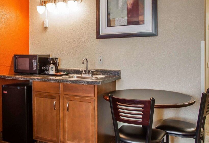 בית מלון כפרי Quality Inn Fort Dodge