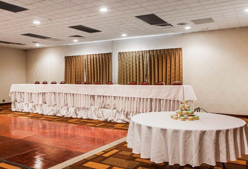 בית מלון כפרי Quality Inn Fort Dodge