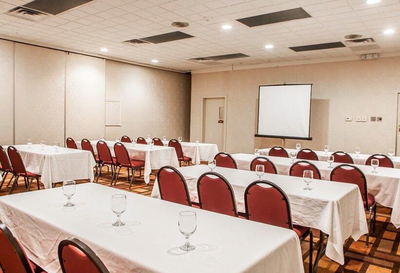 בית מלון כפרי Quality Inn Fort Dodge