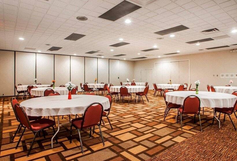 בית מלון כפרי Quality Inn Fort Dodge