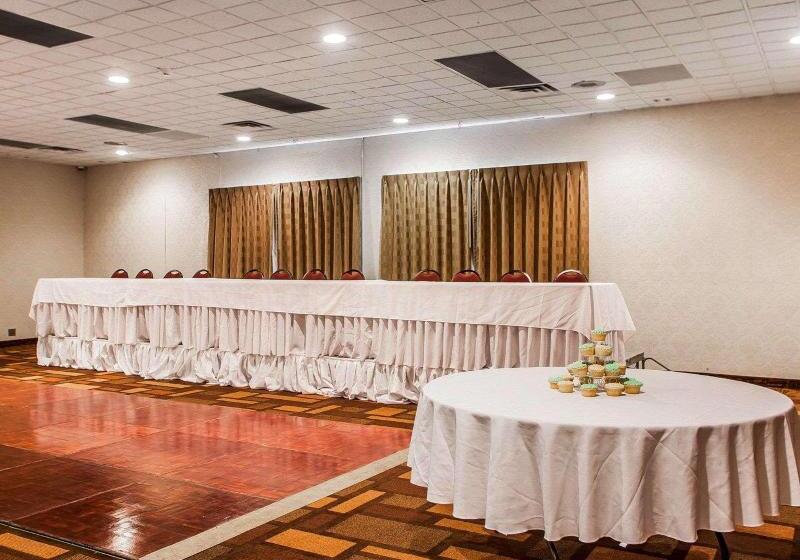 בית מלון כפרי Quality Inn Fort Dodge