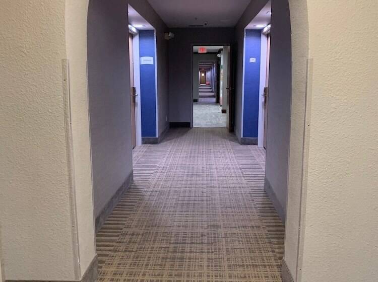 فندق Quality Inn