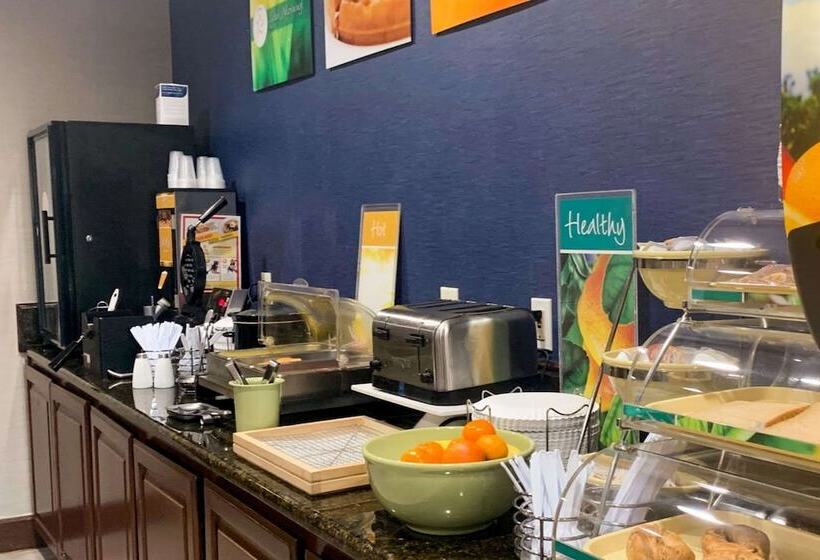 فندق Quality Inn