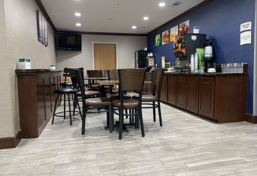 فندق Quality Inn