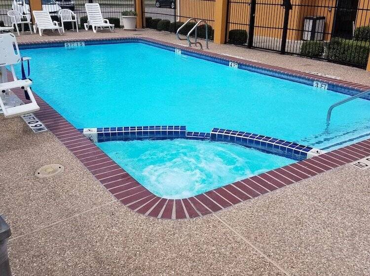 فندق Quality Inn