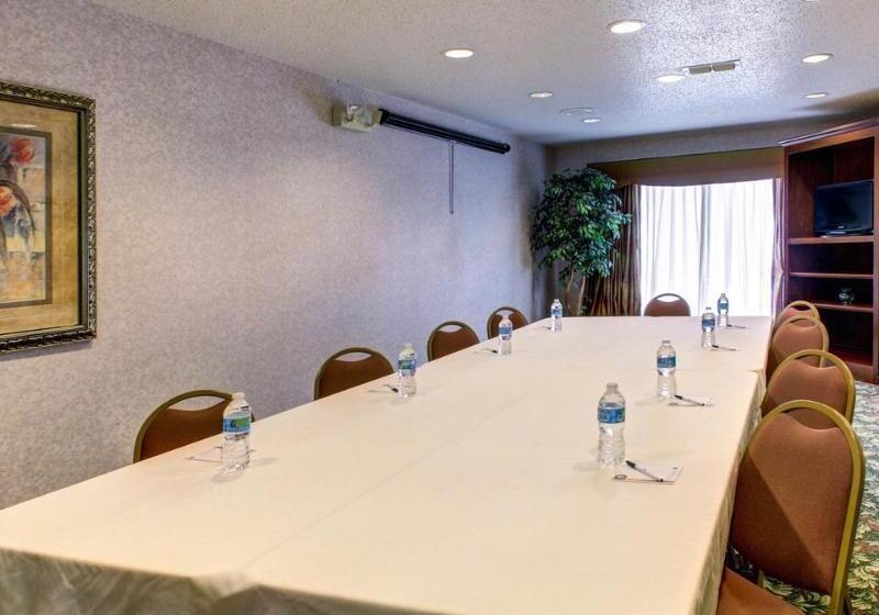 فندق Quality Inn