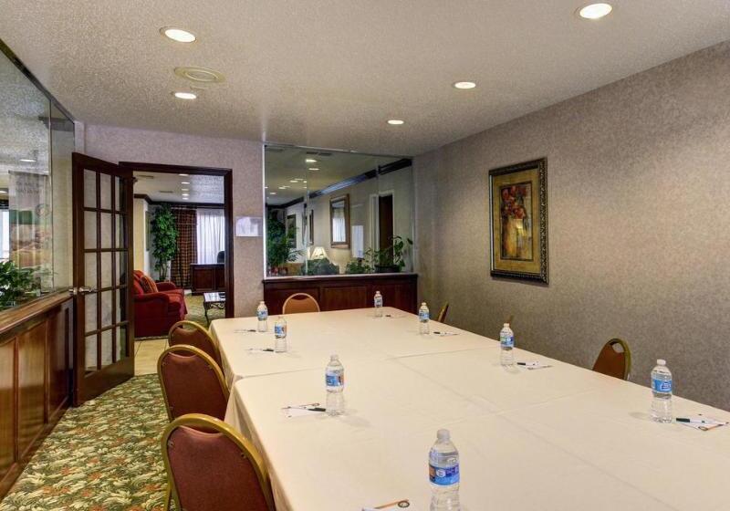 فندق Quality Inn