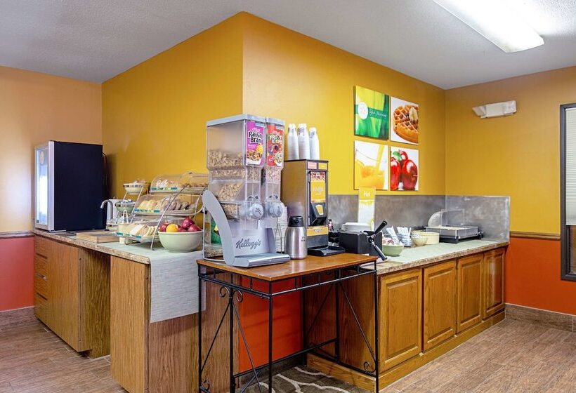 Отель Quality Inn Huron