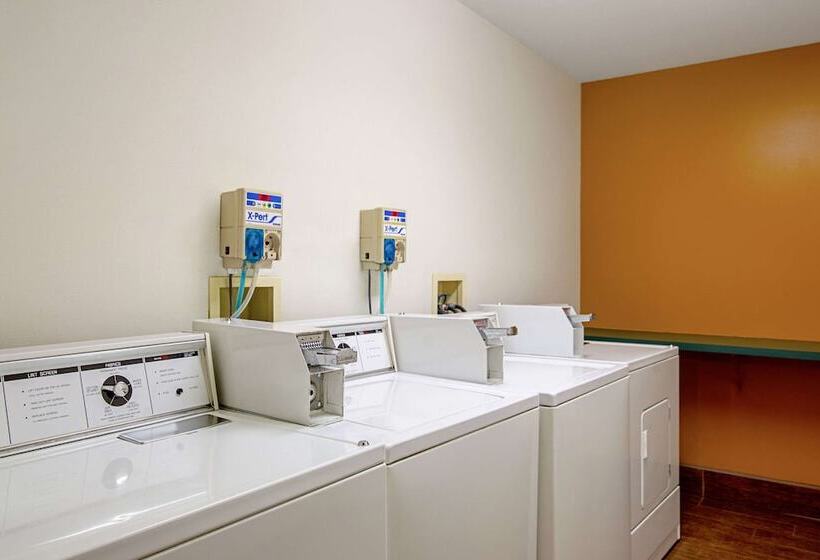 Отель Quality Inn Huron