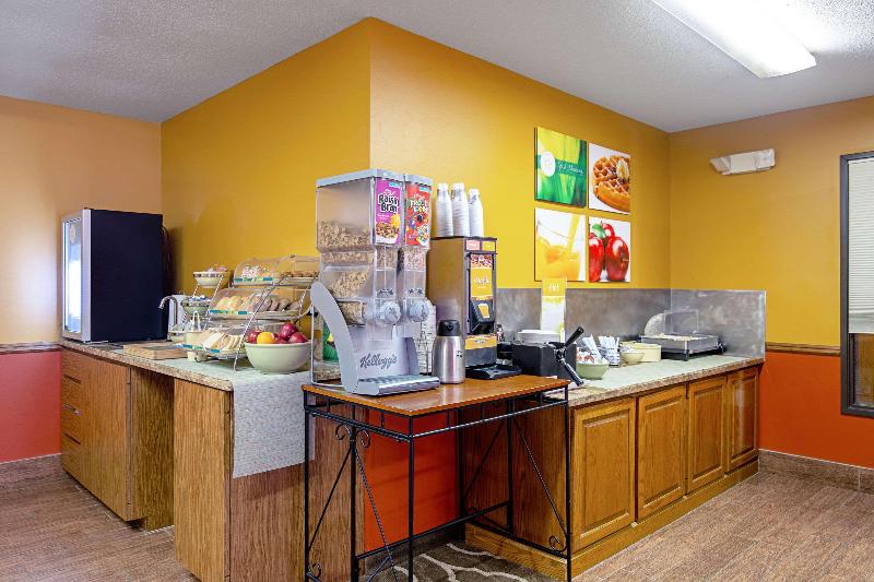 Отель Quality Inn Huron