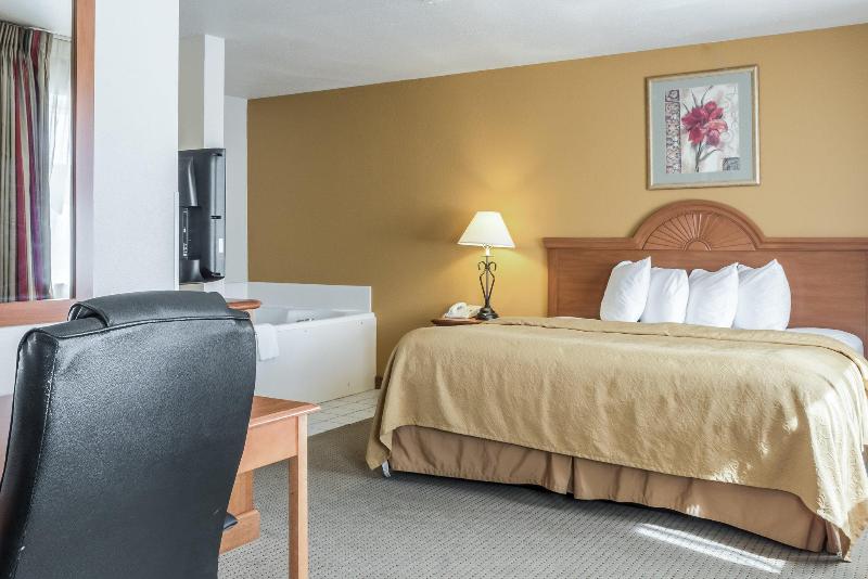 Отель Quality Inn Huron