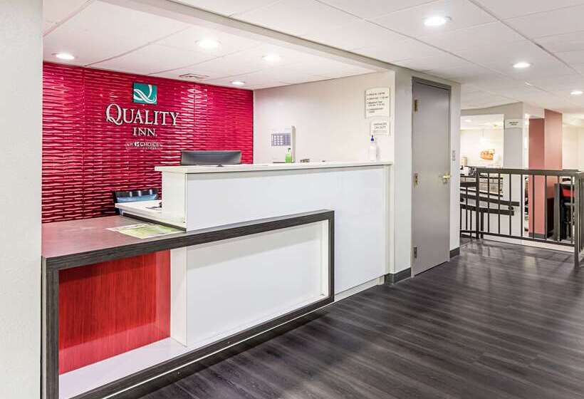 בית מלון כפרי Quality Inn