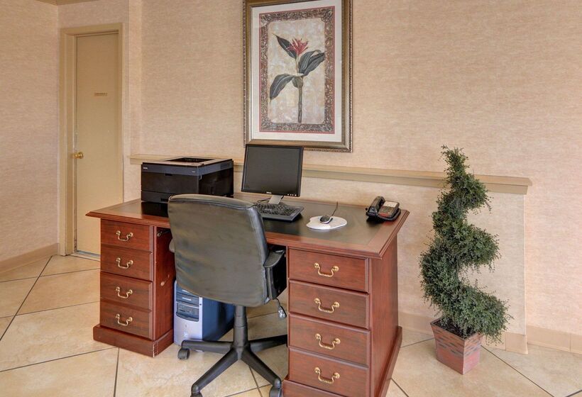 酒店 Quality Inn Marshall