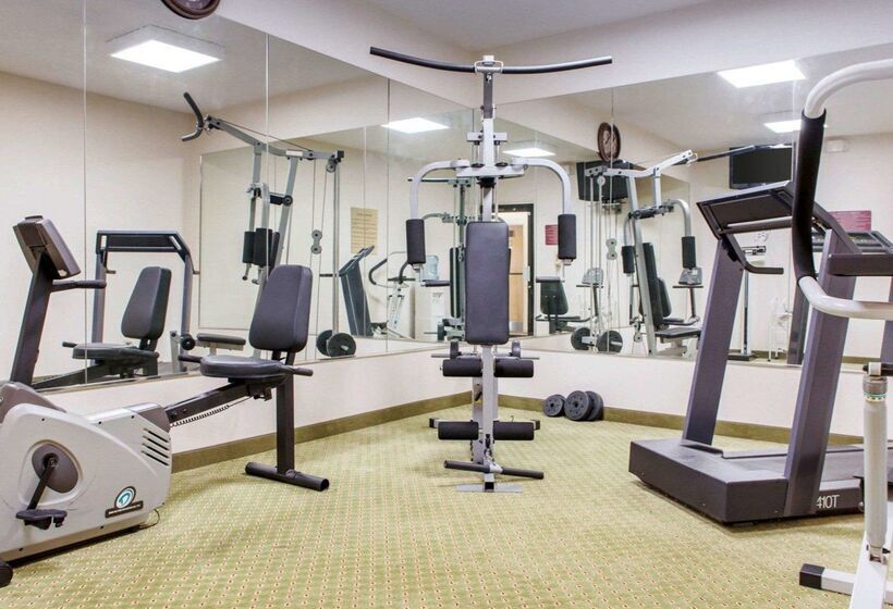 فندق Quality Inn & Suites Near Amish Country