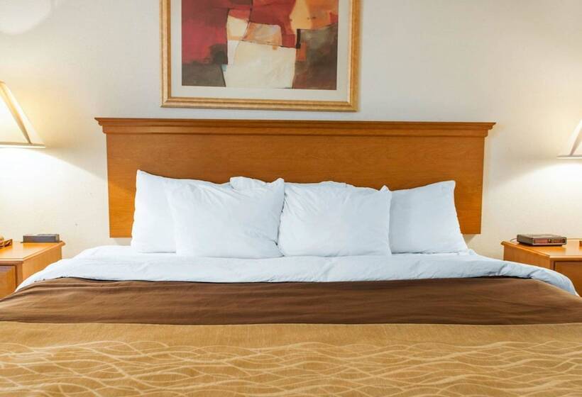 فندق Quality Inn & Suites Near Amish Country
