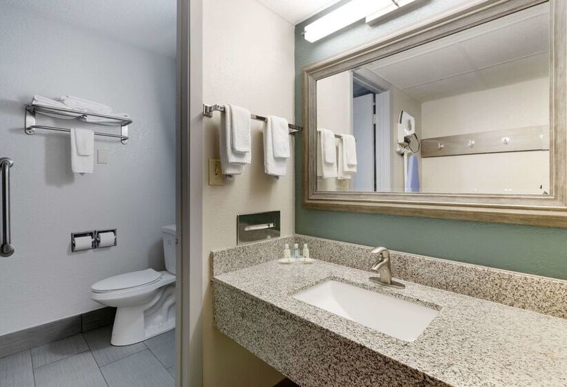 فندق Quality Inn Newton At I 80