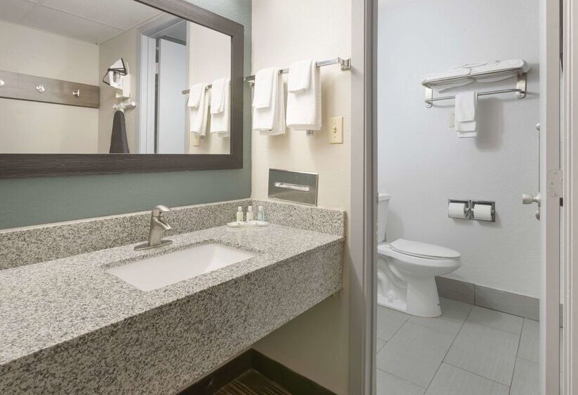 فندق Quality Inn Newton At I 80