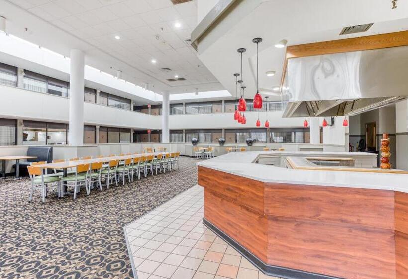 فندق Quality Inn