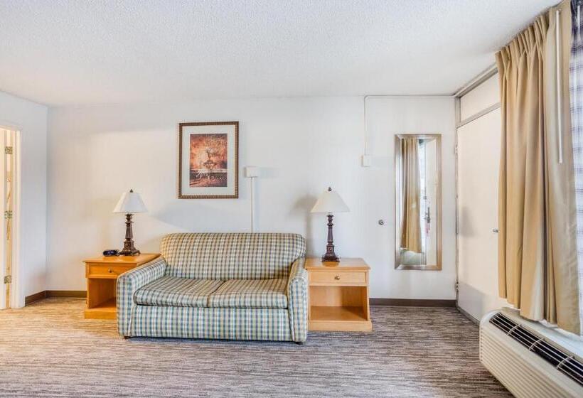 فندق Quality Inn