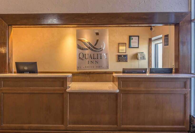 فندق Quality Inn