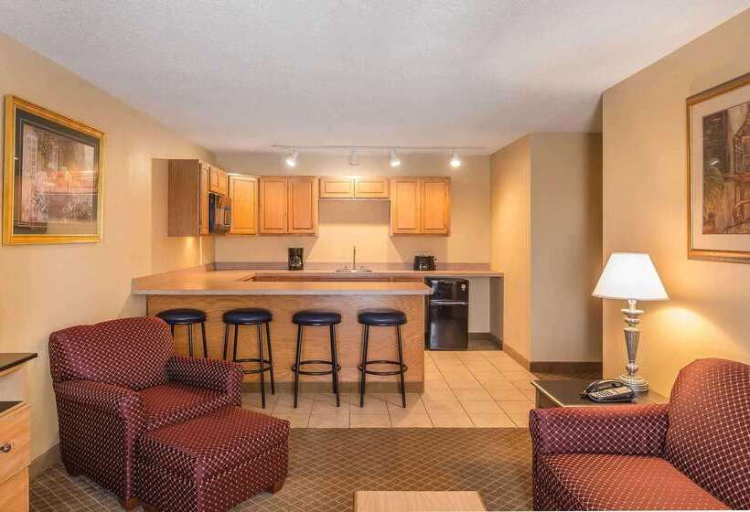 فندق Quality Inn