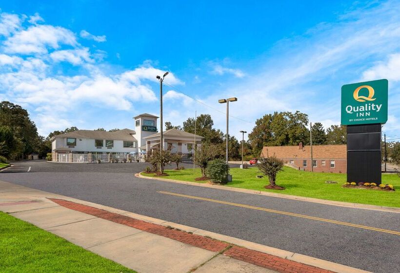 فندق Quality Inn Sandersville