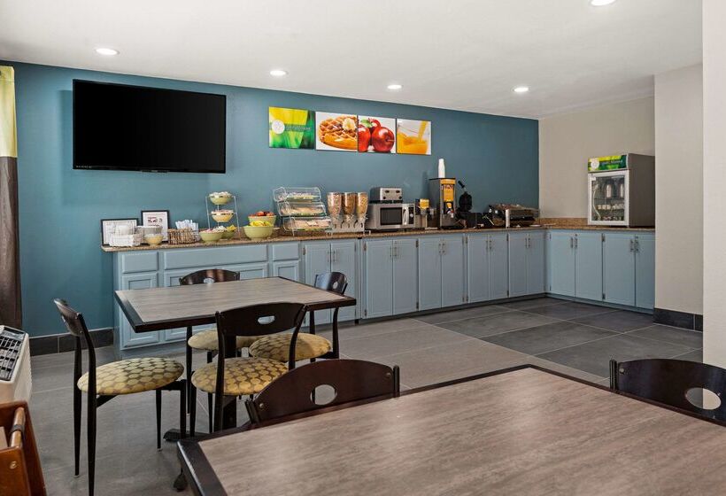 فندق Quality Inn Sandersville