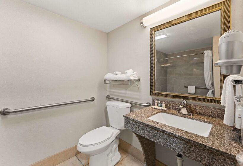 فندق Quality Inn Sandersville