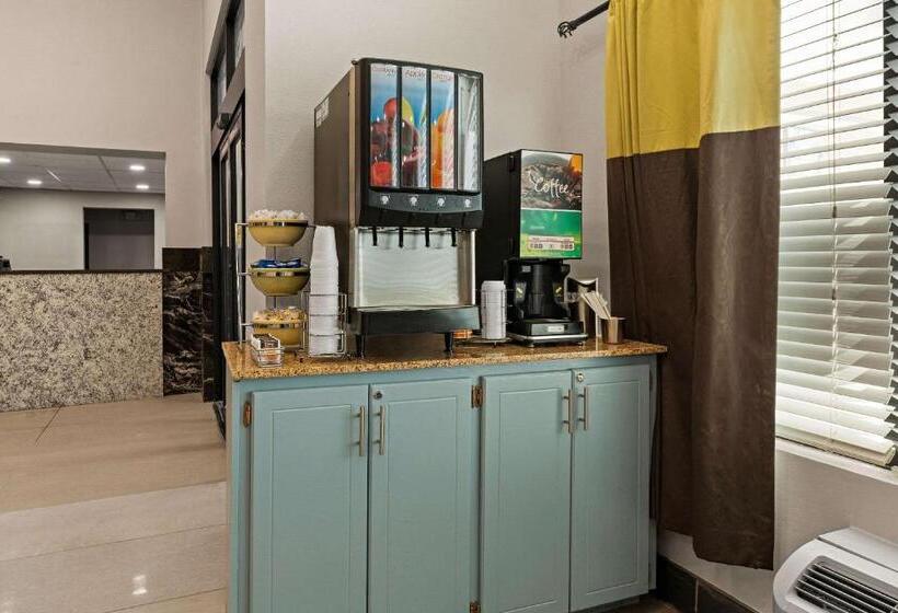 فندق Quality Inn Sandersville