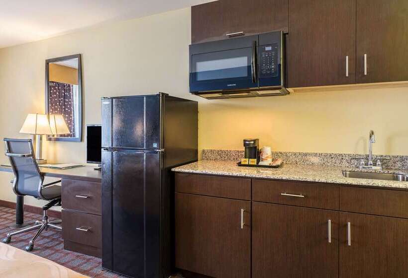 فندق Quality Inn & Suites Baton Rouge West  Port Allen