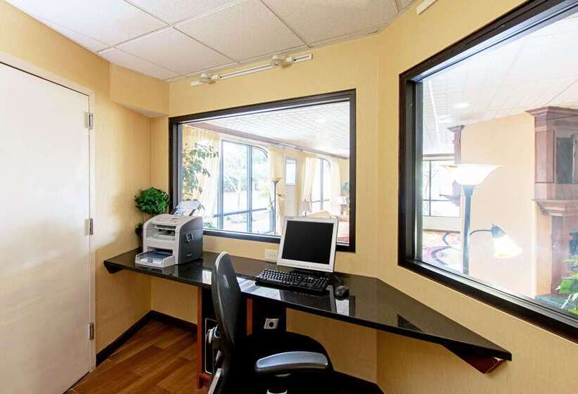 فندق Quality Inn & Suites Florence Civic Center