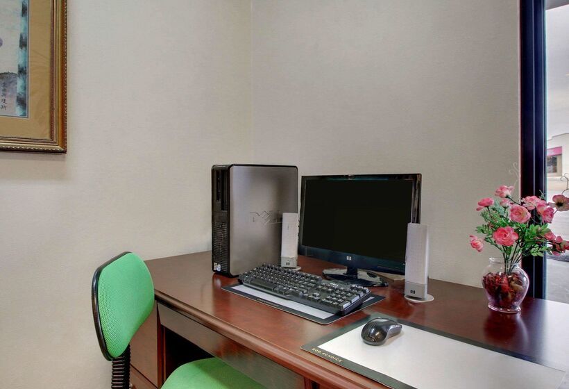 فندق Quality Inn & Suites