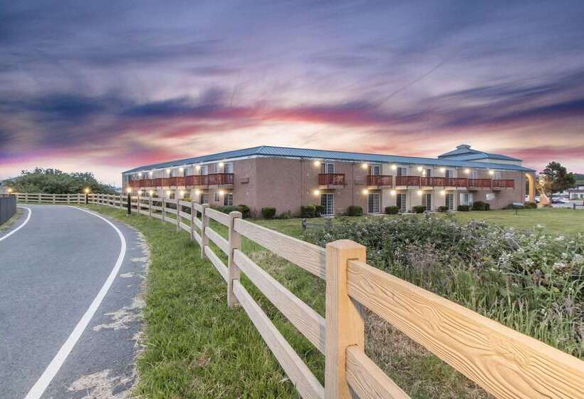 فندق Quality Inn & Suites Crescent City Redwood Coast