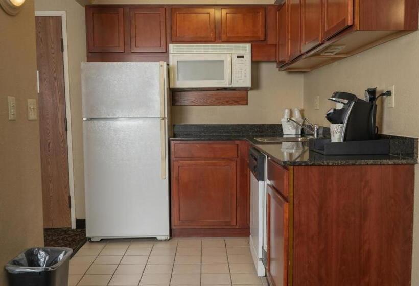 فندق Quality Inn & Suites Downtown Mansfield