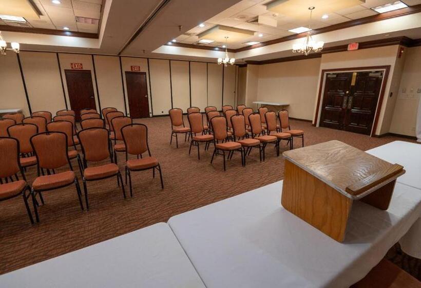 فندق Quality Inn & Suites Downtown Mansfield