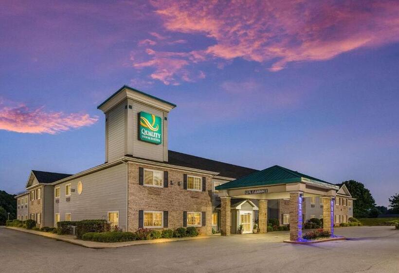 ホテル Quality Inn & Suites Hendersonville  Flat Rock
