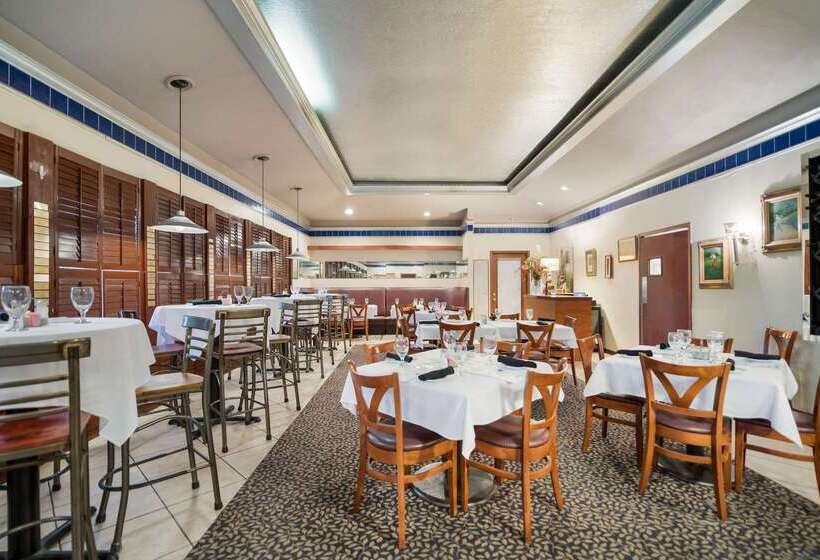 בית מלון כפרי Quality Inn & Suites Lufkin