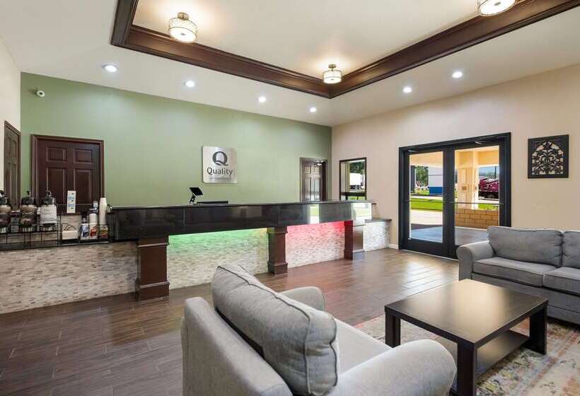 בית מלון כפרי Quality Inn & Suites Lufkin