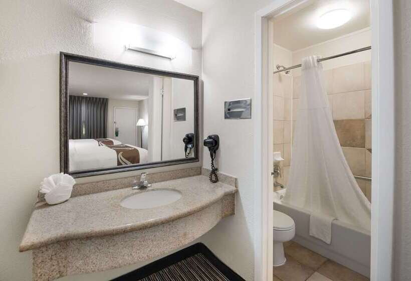 בית מלון כפרי Quality Inn & Suites Lufkin