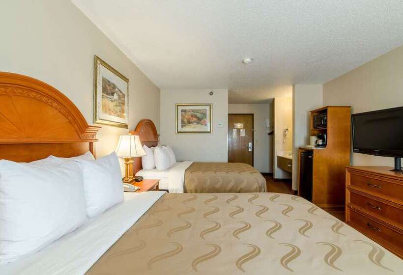 בית מלון כפרי Qualityinn, Alliance