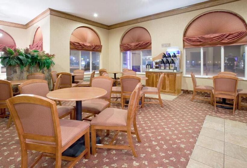 בית מלון כפרי Qualityinn, Alliance