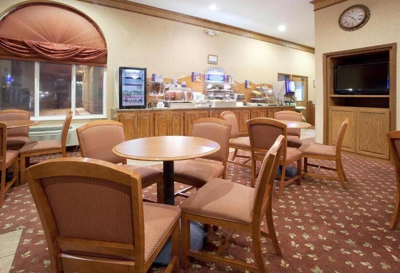 בית מלון כפרי Qualityinn, Alliance