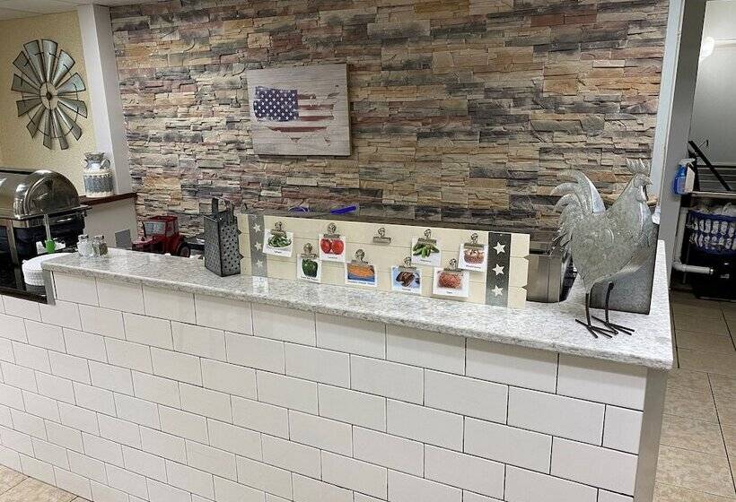 فندق Ramada By Wyndham Angola/fremont Area