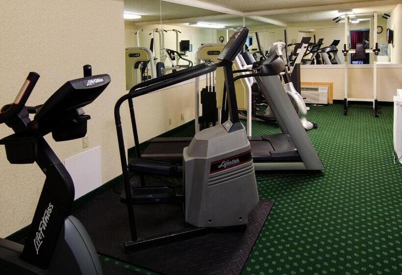 فندق Ramada By Wyndham Angola/fremont Area