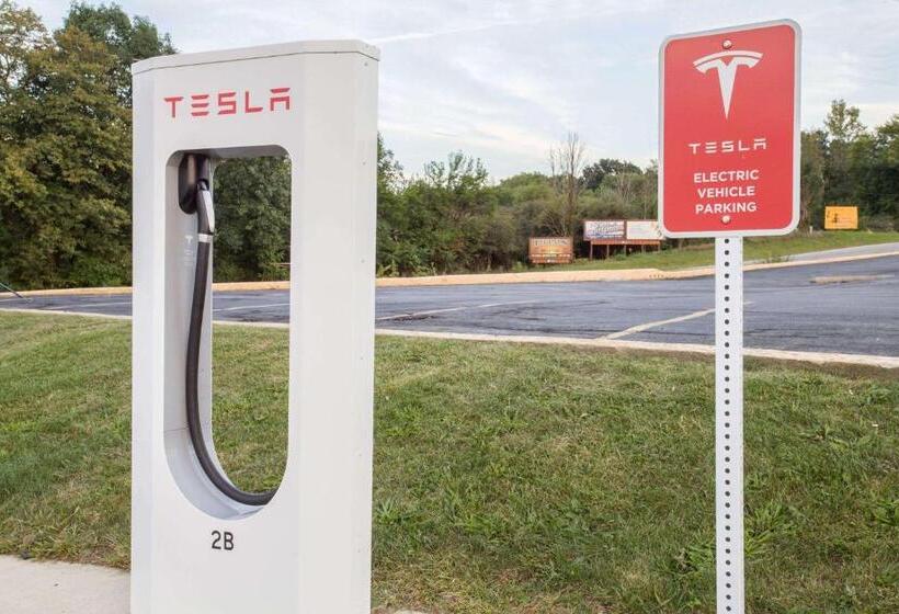 فندق Ramada By Wyndham Angola/fremont Area